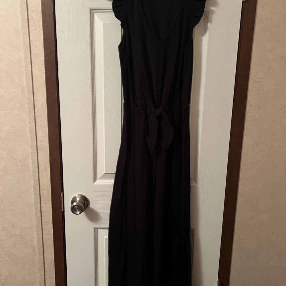 Elegant Black Sleeveless Dress